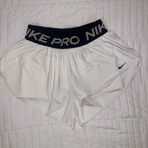 Nike Pro Dri-Fit 2-in-1 White Shorts with Black Waistband Size M